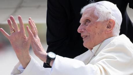 Die Erklärung zum Münchner Missbrauchsgutachten durch den emeritierten Papst Benedikt XVI. hat gespaltene Reaktionen hervorgerufen.