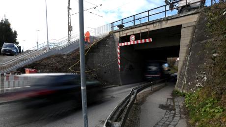 Die Bahnunterführung in der Landrat-Dr.-Frey-Straße in Neusäß wird bis 7. März ganz gesperrt. Die Einbahnregelung war zu gefährlich, so die Stadt.