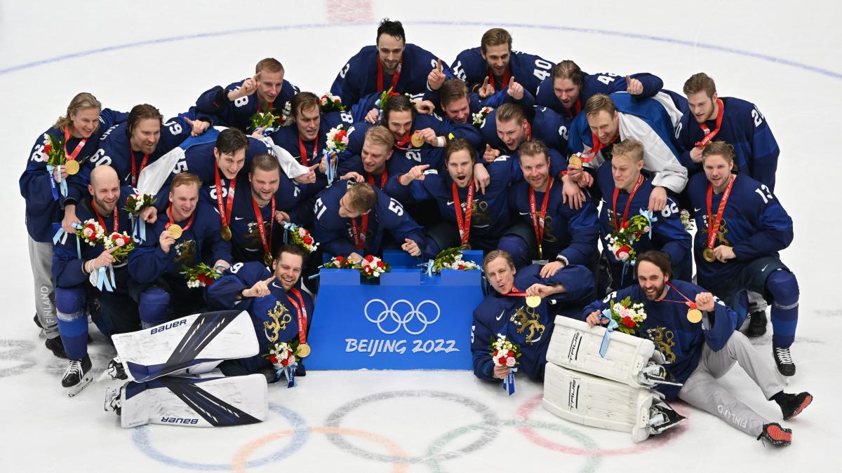 #Olympia 2022: Finnlands Eishockeyspieler feiern ihren ersten Olympiasieg