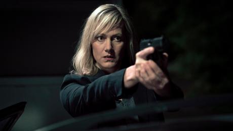 Martina Bönisch (Anna Schudt) steht im Zentrum dieses außergewöhnlichen Krimis: Die Tatort-Kritik zu "Liebe mich!" ist voller Superlative. 
