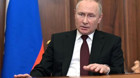 Russlands Präsident Wladimir Putin stellte bei seiner Fernsehansprache die Staatlichkeit der Ukraine infrage.
