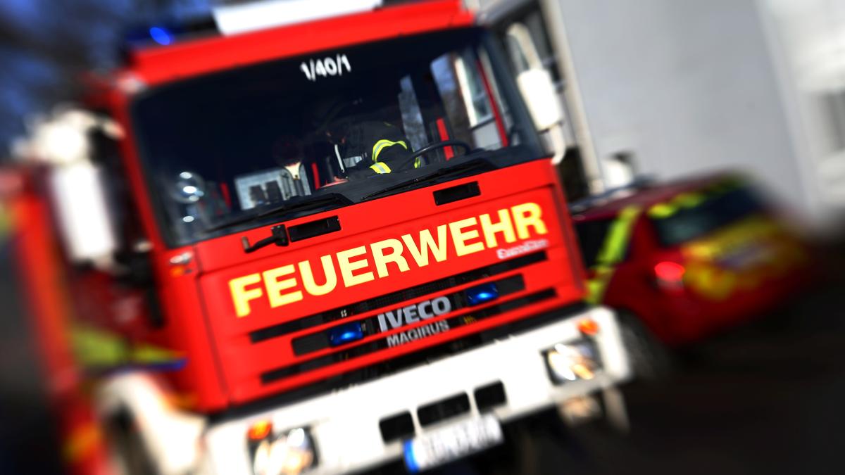 #Ingolstadt: Feuerwehr Ingolstadt: Großer Abfallhaufen brennt