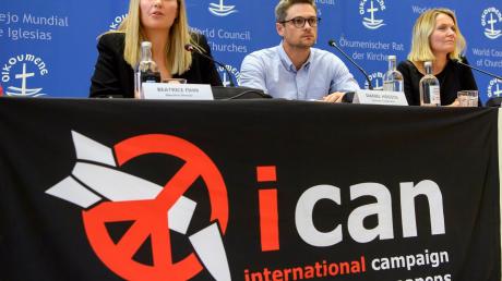 Beatrice Fihn, Daniel Högsta und Grethe Ostern von der Internationalen Kampagne zur Abschaffung von Atomwaffen (ICAN).