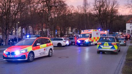 Am Lumpigen Donnerstag 2022 rückte die Polizei mehrfach in der Von-Kühlmann-Straße an. Nach einer Schlägerei wurde jetzt ein Täter verurteilt.