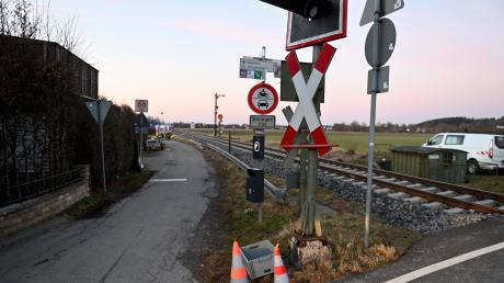 Der Bahnübergang an der St.-Wolfgang-Straße im Neu-Ulmer Stadtteil Gerlenhofen gilt als gefährlich. 
Hier wurde wieder ein Mensch von einem Zug überrollt. 