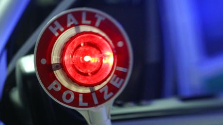 Bei einer Verkehrskontrolle am Donnerstagabend in Tapfheim stoppten Polizisten einen alkoholisierten Autofahrer. 