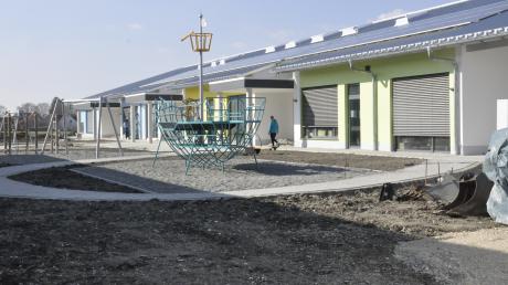 Eines der Projekte in Oberndorf: Derzeit entstehen rund um den neuen  Kindergarten die Außenanlagen. Dabei deutet sich an, dass die Einrichtung schon wieder zu klein sein könnte.