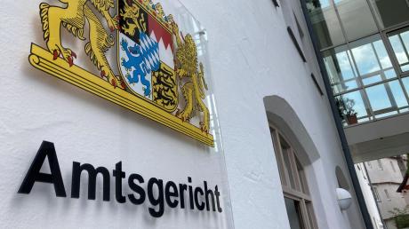 Ein junger Mann aus Nördlingen musste sich wegen eines verschickten Videos vor dem Amtsgericht verantworten.