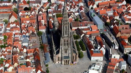Das Münster ist das Wahrzeichen von Ulm. Einwohner, Politik, Sehenswürdigkeiten. Wir stellen die Stadt vor.