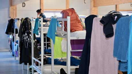 In drei Schlafsälen sind im Ankerzentrum Untermeitingen 185 Flüchtlinge untergebracht. 