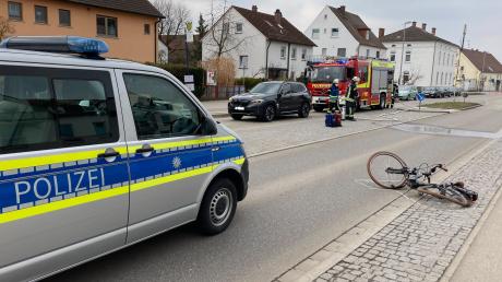 Bei einem Unfall in Offenhausen wurde ein Radfahrer von einem Auto erfasst.