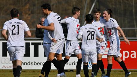 Der TSV Landsberg hat die Bewerbungsunterlagen für die Fußball-Regionalliga beim Verband eingereicht. 