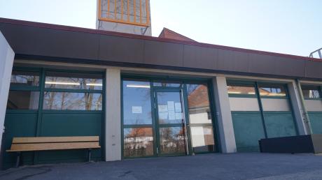 Das Corona-Testzentrum im Feuerhaus in Aichach: Das Rote Kreuz schließt dort sein Angebot ab 28. März. Die weitere Teststation in dem Gebäude bleibt aber in Betrieb.