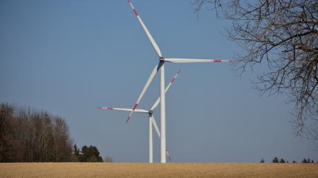 
Windräder, wie die Anlage nordöstlich von Kissing, können einen Beitrag zur Energiewende liefern. Auch in Bobingen?