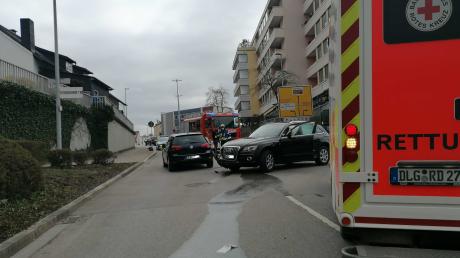 Eine Person wurde am Dienstagmittag bei einem Unfall in Dillingen verletzt. 
