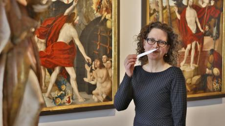 Eva Leistenscheider ist Kuratorin der Führung "Der Nase nach". Mit Duftproben werden die Bilder im Museum Ulm auf einen neue Art erlebbar. 