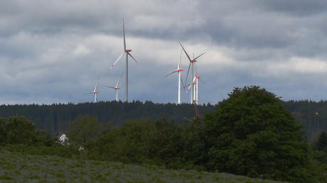 Sieht es in Zukunft so im Westen von Burgwalden aus?  Das Bild zeigt den Windpark im Scheppacher Forst. Die Nabenhöhe der Anlagen liegt bei rund 190 Metern.