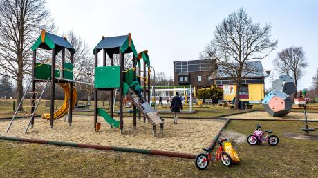 Ein beliebter Anziehungspunkt für Familien mit Kindern ist der Spielplatz am Kissinger Weitmannsee.