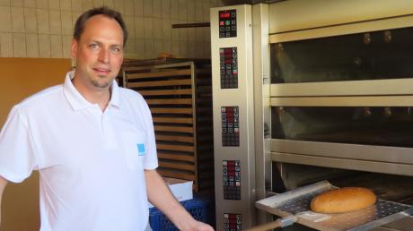 Bäckermeister Thomas Schnell backt in der vierten Generation für seine Kunden Brot in Margertshausen.