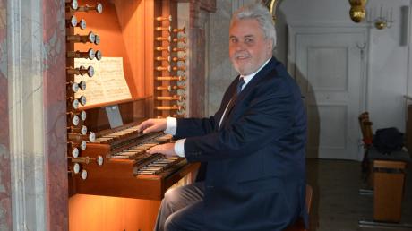 Seit mehr als 50 Jahren sitzt Wilhelm Schneider regelmäßig auf der Empore der Pfarrkirche St. Andreas, um die Orgel zur Ehre Gottes erklingen zu lassen.
