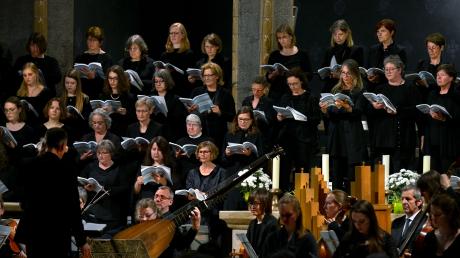 Der Ulmer Oratorienchor singt "King Arthur" in der Pauluskirche in Ulm. Das Archivbild zeigt einen Auftritt aus 2018.