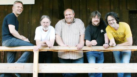 Die J.J. Bluesband ist am Freitag auf dem Aichacher Stadtplatz zu hören: (von links) Matthias "Hias" Schröck, Ralf Dippel, Klaus "Brugi" Weber, Richard "Harti" Bauch und Jürgen Mill.
