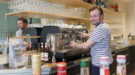 Rade Bundalo eröffnet am Wochenende im Brückenbau der Sparkasse das neue Café Bar Insel.