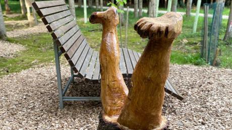 Diese Holzskulptur, die Bernhard Berger geschnitzt hatte, ist aus dem Märchenwald bei Gundremmingen gestohlen worden.