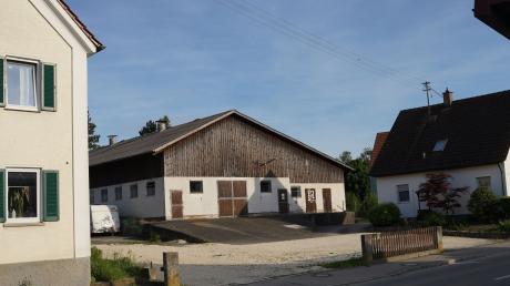 Noch konnte sich der Gemeinderat Bubesheim nicht mit den Bauplänen anfreunden für eine barrierefreie Wohnanlage mit 14 Wohneinheiten anstelle des Stallgebäudes. 