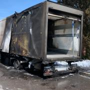 Auf der Ausfahrt Lagerlechfeld ist ein Lastwagen in Brand geraten.