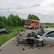 Zwischen Kirchberg an der Iller und dem Ortsteil Sinningen (Landkreis Biberach) ist es am Donnerstagabend zu einem schweren Verkehrsunfall gekommen. 