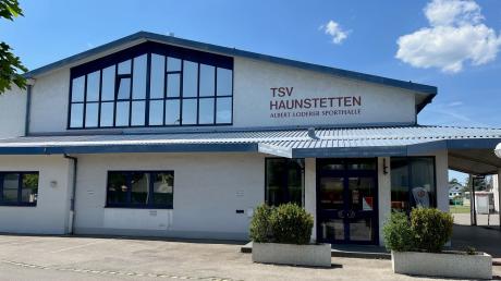 Der TSV Haunstetten versucht, die gestiegenen Energiekosten für den Sportverein über ein Blockheizkraftwerk und eine Photovoltaik-Anlage auf dem Sporthallendach zu verringern. Wie dort wird in vielen Augsburger Sportvereinen nach Einsparmöglichkeiten gesucht.