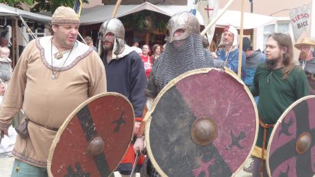 Auch wackere Rittersleut' gehörten zum Mittelalter. In Wiblingen werden sie wieder aufleben.
