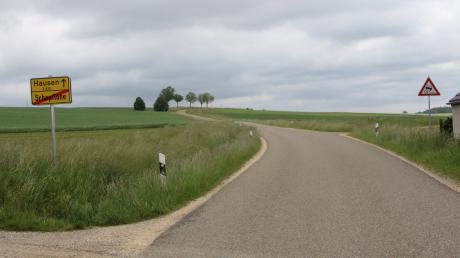 Die Ortsverbindungsstraße von Schopflohe nach Hausen wird 2022 um einen Radweg erweitert.