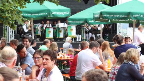 An diesem Wochenende findet das Bockfest in Harburg statt. Musik, ein Gottesdienst, Oldtimer und Kampfsport gehören zum Programm. 