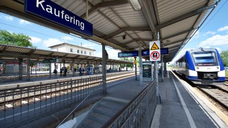 Der Bahnhof in Kaufering wird später als geplant barrierefrei ausgebaut.