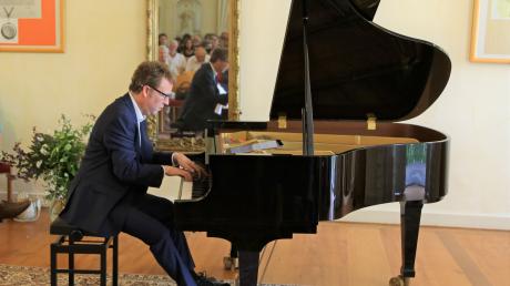 Klavier-Matinee im Reimlinger Schloss mit Pianist Sam Haywood. 