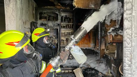 Mehrere Feuerwehren sind am Montagabend zu einem Brand nach Schondorf alarmiert worden.