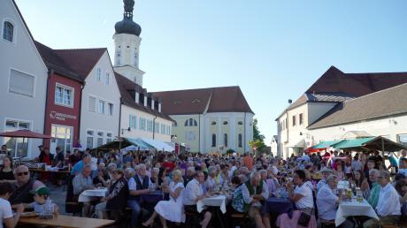 Nach der Corona-Pause feierte Kühbach am Samstag wieder das Marktfest. Fast 1500 Besucherinnen und Besucher kamen. 