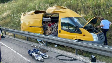 Auf der A8, kurz vor der Ausfahrt Merklingen, ist in Fahrtrichtung Stuttgart ein tödlicher Unfall passiert.