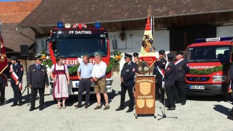 Die Freiwillige Feuerwehr Daiting hat ihre beiden Fahrzeuge nun offiziell in Betrieb genommen. Zu dem Ereignis kamen mehrere Ehrengäste.