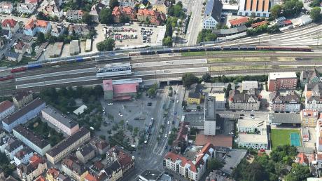 Am Oberhauser Bahnhof (hier eine Luftaufnahme) geschah am Dienstag ein Unfall.