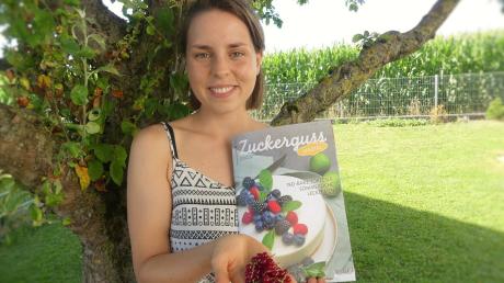 Mit Beeren kann man herrliche Sommerkuchen zaubern. Vanessa Kehrle aus Herrenstetten ist mit ihren Johannisbeerschnitten im neusten Zuckerguss-Heft mit dabei. 