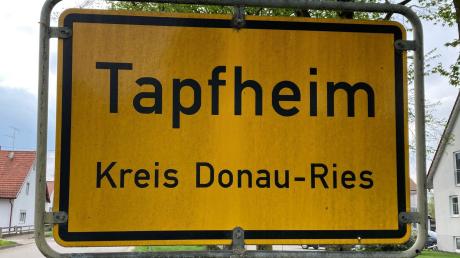 Ein spektakulärer Unfall hat sich am Sonntagmorgen in Tapfheim ereignet.