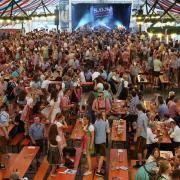 Eindrücke vom Friedberger Volksfest - im August findet es erneut statt. Hier gibt es die Informationen rund um Termine, Programm und Reservierungen.