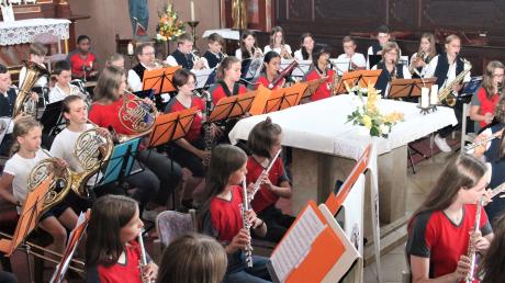 Beim Jubiläumskonzert des Musikvereins Hollenbach-Inchenhofen musizierten alle drei Orchester auch gemeinsam.