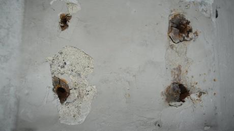 Unbekannte haben den Opferstock aus der Wand in der Wullenstetter Kirche gerissen.