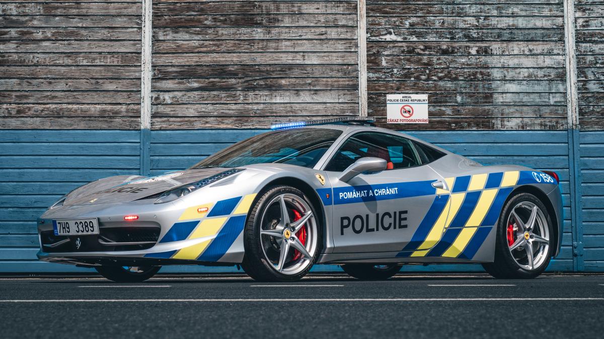 Česká republika: Česká policie nyní loví zločince rychlostí 326 km/h