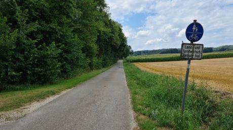 Der Radweg zwischen Niederschönenfeld und Feldheim wird saniert.