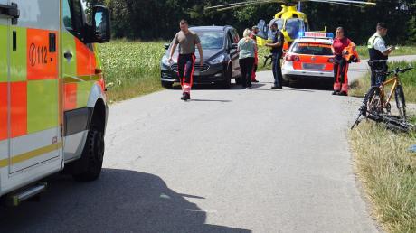 Ein Unfall hat sich zwischen Oberach und Kagering ereignet. Ein jugendlicher Radfahrer wurde von einem Auto erfasst und verletzt.